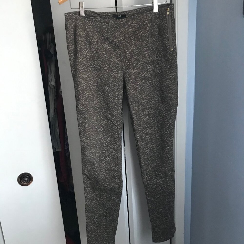 H & M Ladies Brown Patterned Pants, Size 10 $5.00 AS AN ADD ON